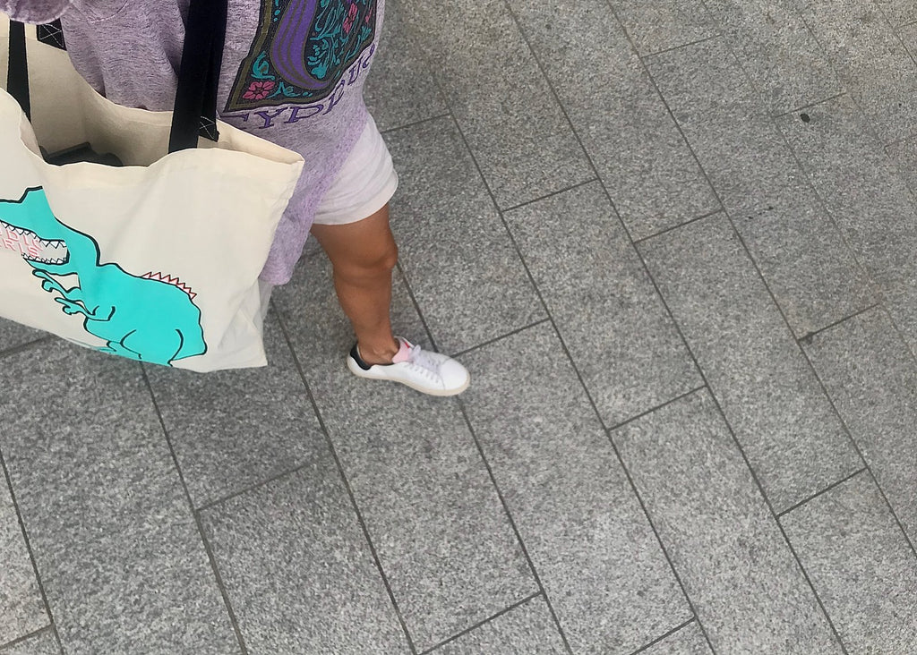 studio paris. dino tote bag.